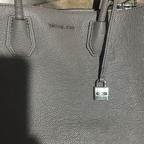 Michael Kors Tote Purse Crossbody - Picture 2 of 5